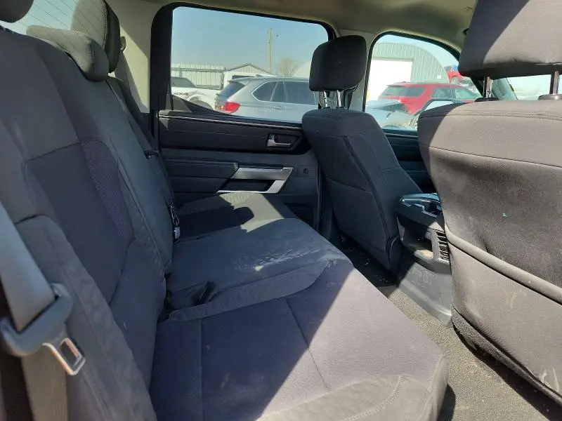 2022 TOYOTA TUNDRA SR5  