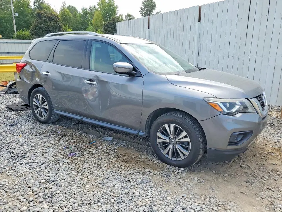 2017 NISSAN PATHFINDER SV  