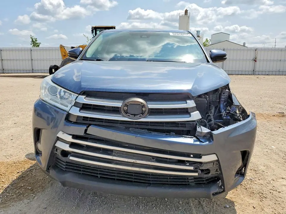 2017 TOYOTA HIGHLANDER LE PLUS  