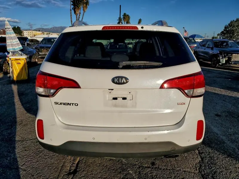 2014 KIA SORENTO LX  