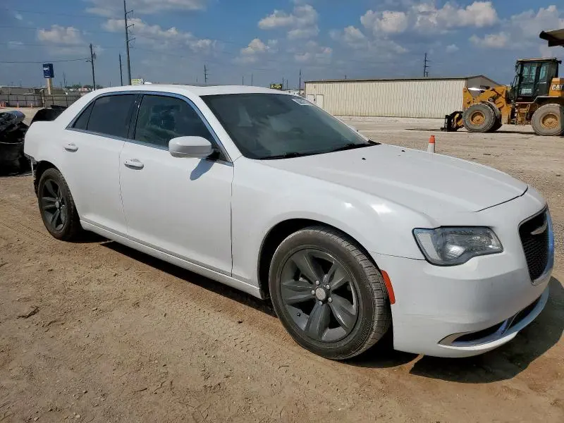 2016 CHRYSLER 300 LIMITED  