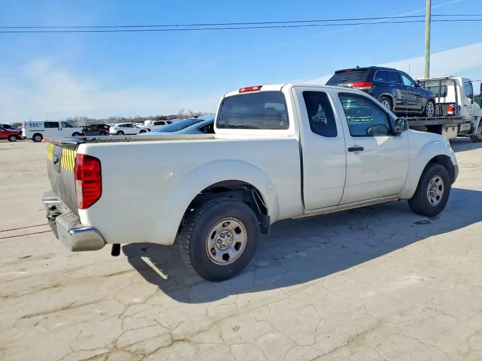 2013 NISSAN FRONTIER S  