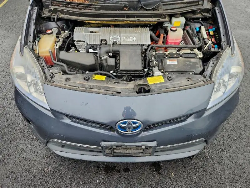 2014 TOYOTA PRIUS PLUG-IN   