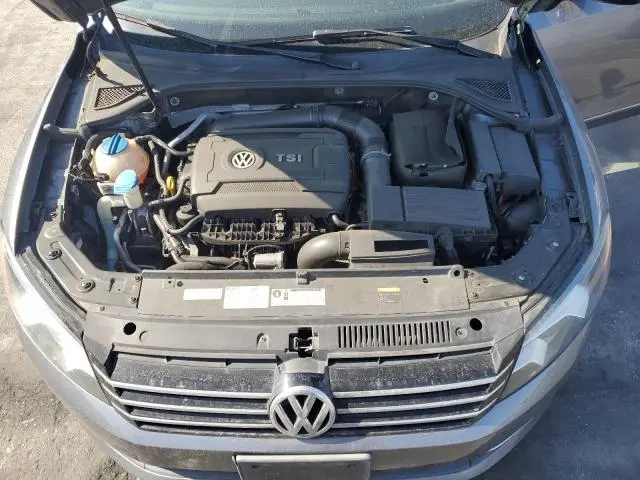 2015 VOLKSWAGEN PASSAT SE  