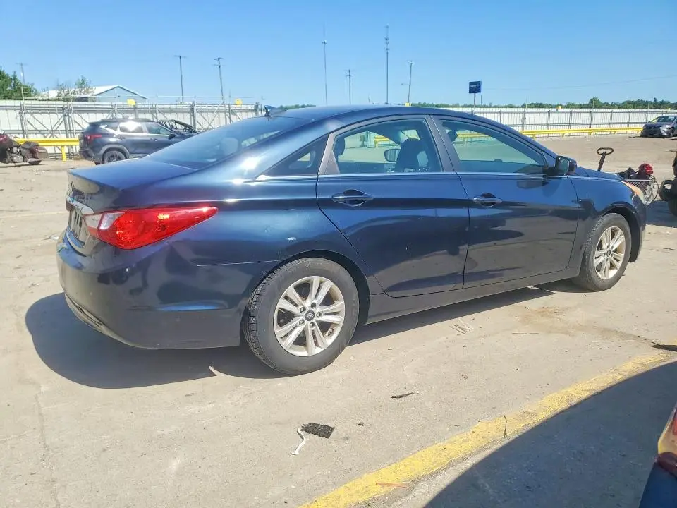 2013 HYUNDAI SONATA GLS  