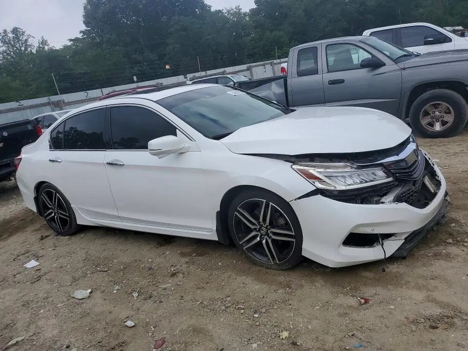 2017 HONDA ACCORD TOURING  