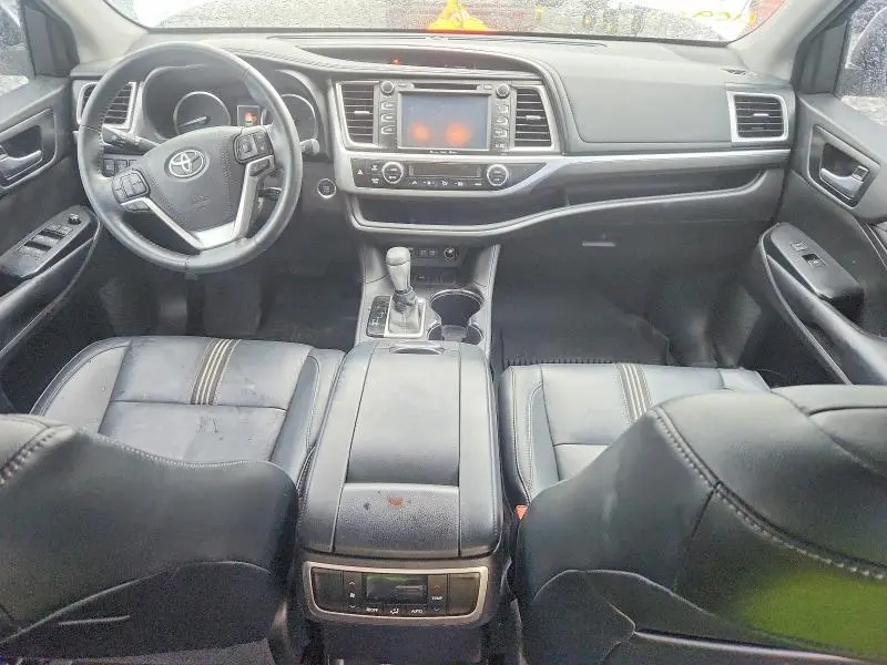2018 TOYOTA HIGHLANDER SE  
