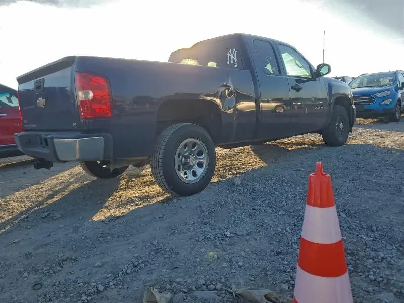 2011 CHEVROLET SILVERADO C1500 LS  
