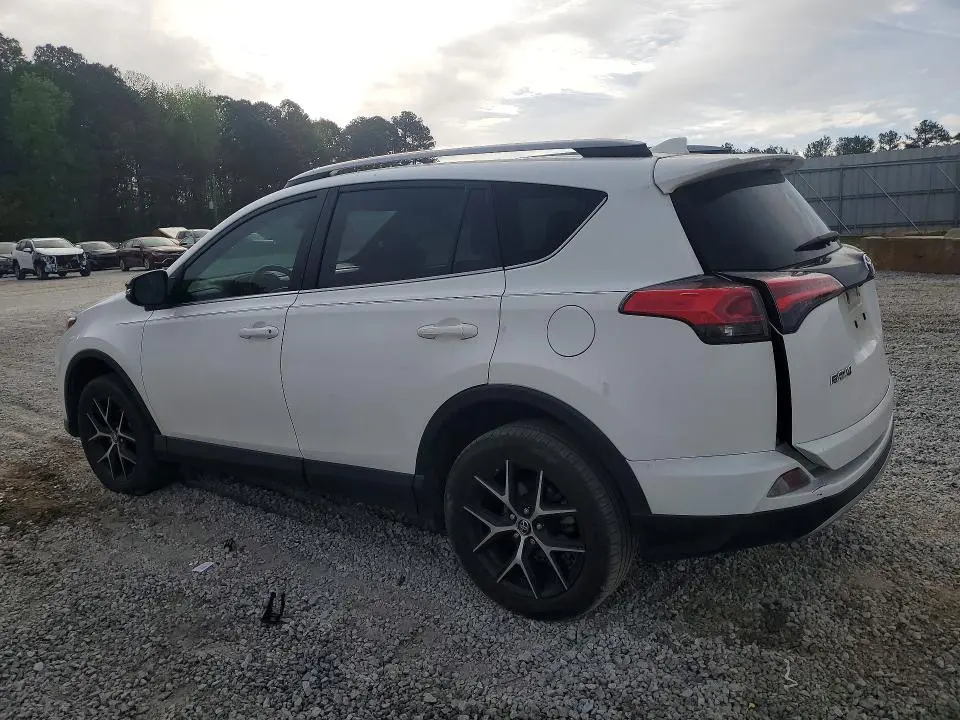 2018 TOYOTA RAV4 SE  