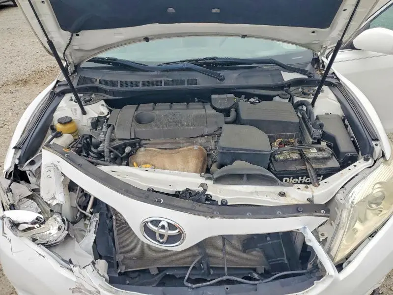 2011 TOYOTA CAMRY LE  
