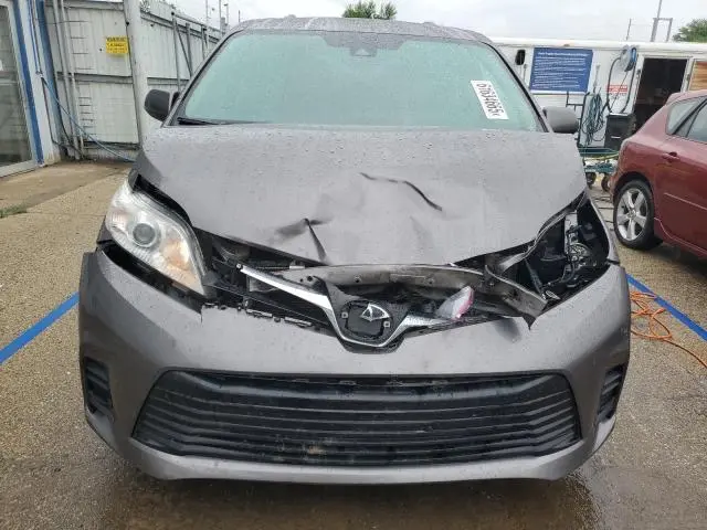 2020 TOYOTA SIENNA LE  