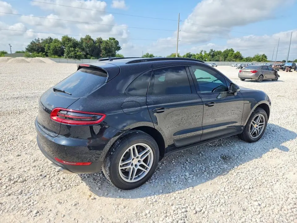 2017 PORSCHE MACAN   