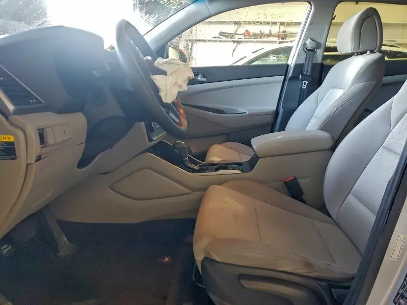 2016 HYUNDAI TUCSON SE  