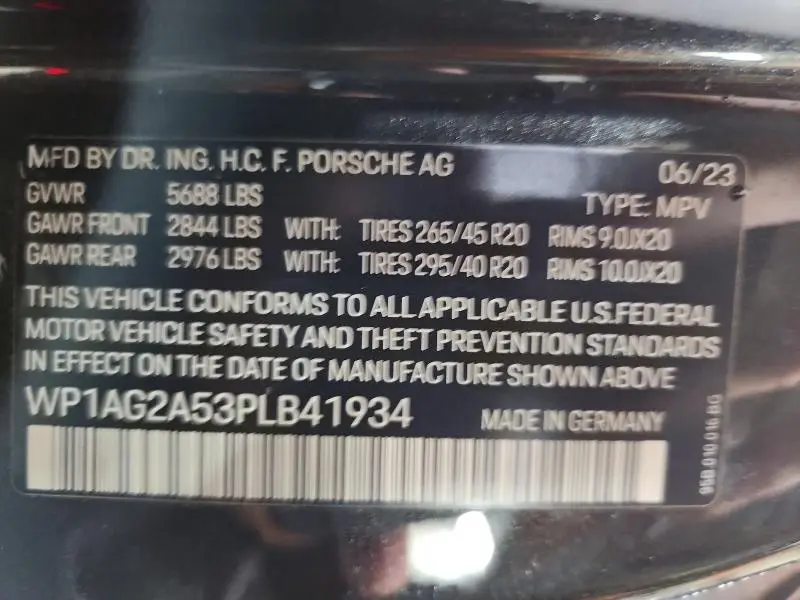 2023 PORSCHE MACAN S  