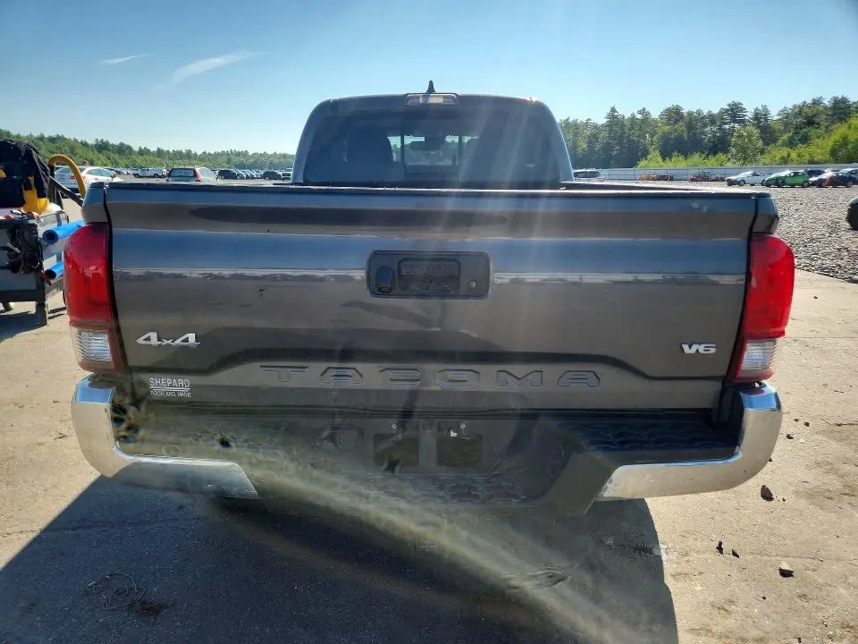 2021 TOYOTA TACOMA SR5 V6  