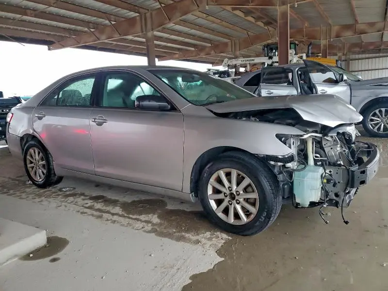 2011 TOYOTA CAMRY SE  