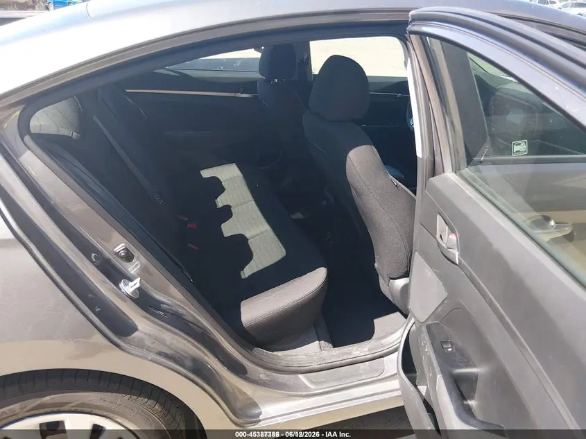 2019 HYUNDAI ELANTRA SE