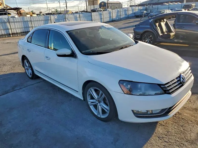2013 VOLKSWAGEN PASSAT SEL  