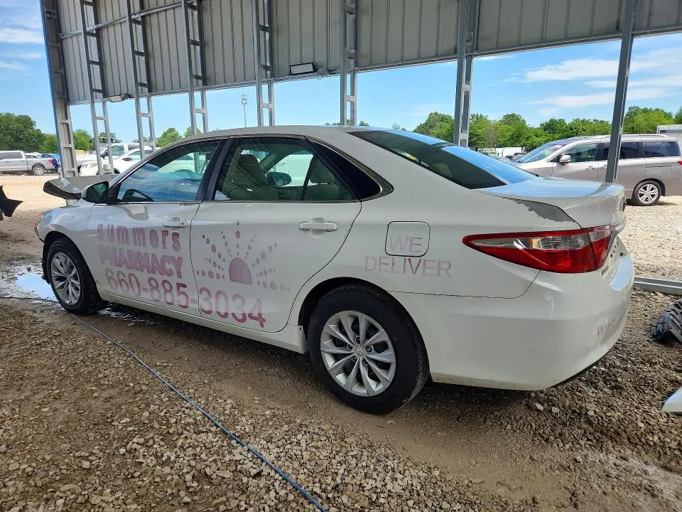 2016 TOYOTA CAMRY LE  