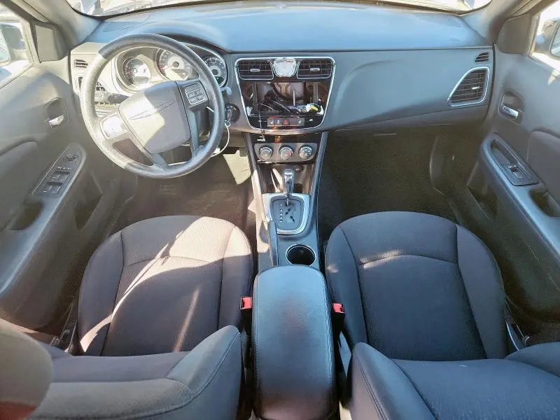 2013 CHRYSLER 200 LX  