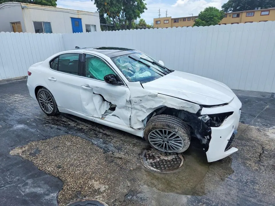 2020 ALFA ROMEO GIULIA TI  
