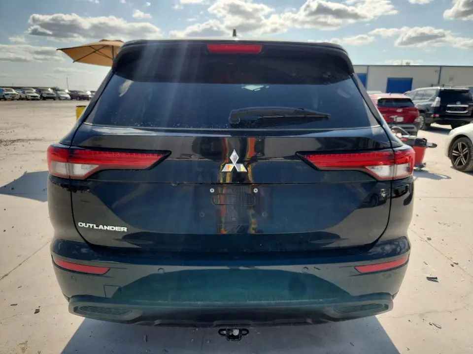 2022 MITSUBISHI OUTLANDER ES  