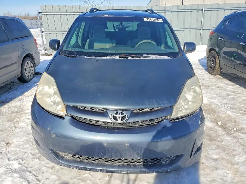 2010 TOYOTA SIENNA CE  