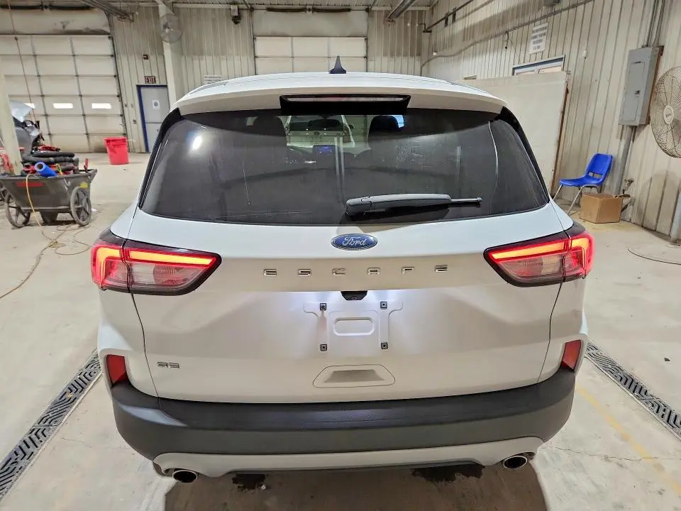 2022 FORD ESCAPE SE  