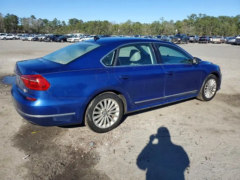 2016 VOLKSWAGEN PASSAT SE  