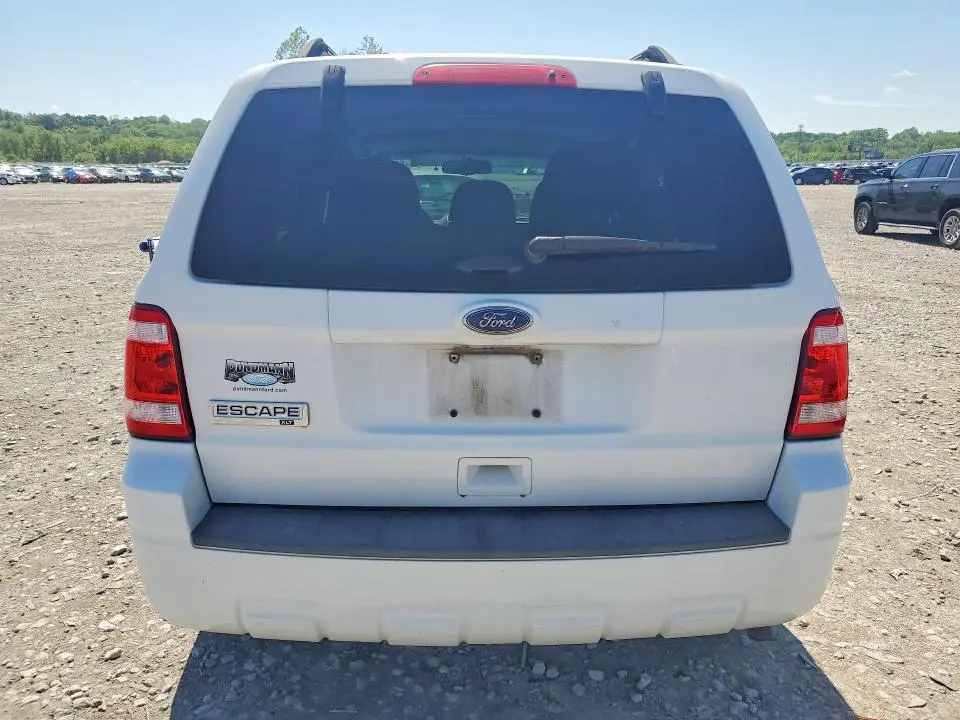 2011 FORD ESCAPE XLT  