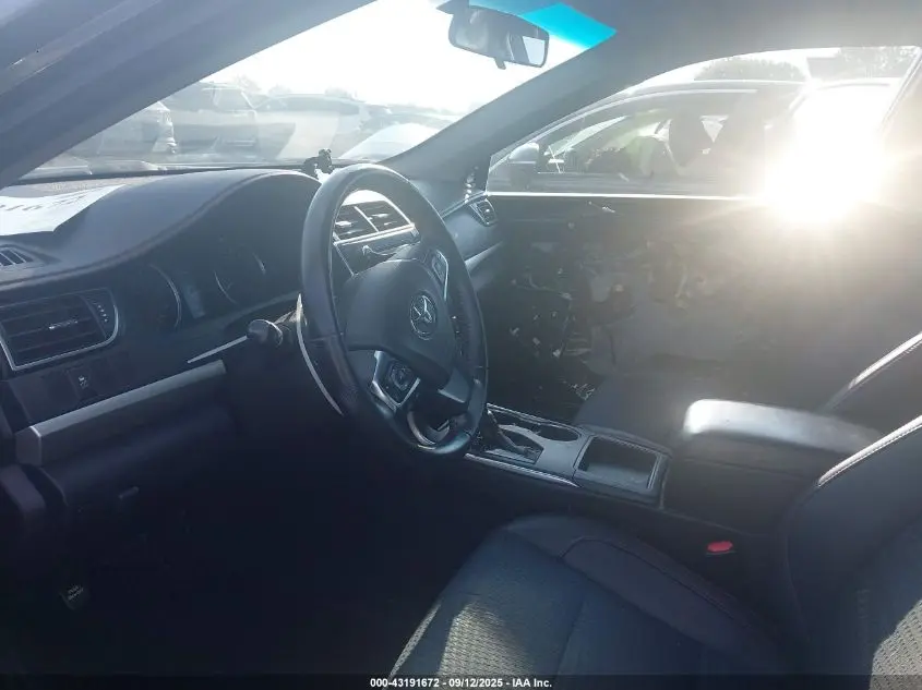 2015 TOYOTA CAMRY SE