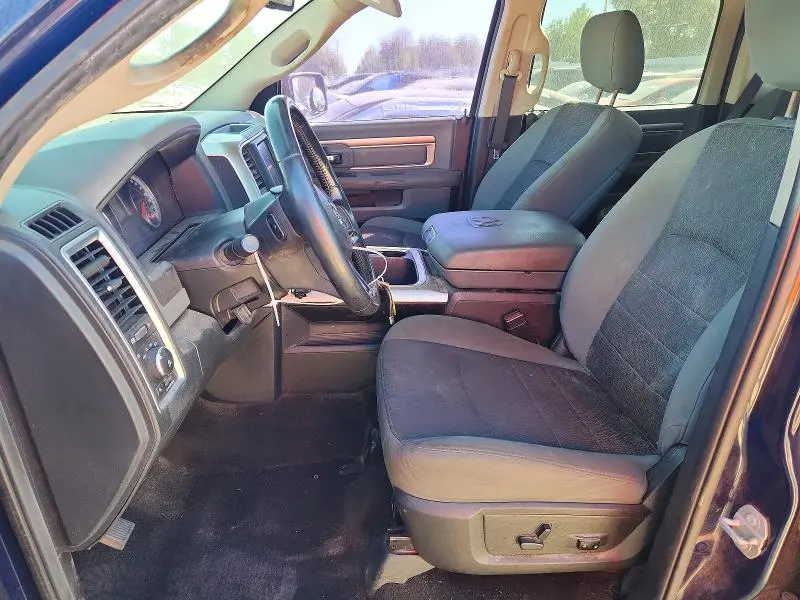 2015 RAM 1500 SLT  