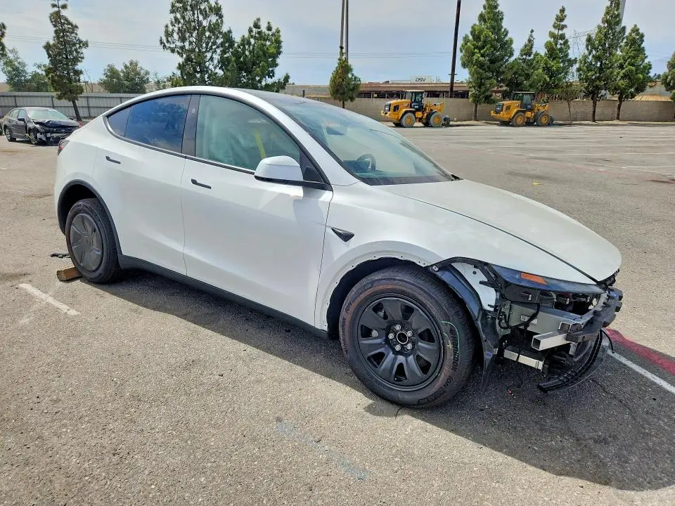 2026 TESLA MODEL Y   