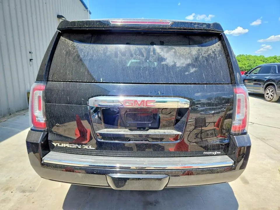 2018 GMC YUKON XL DENALI  