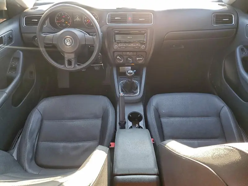 2012 VOLKSWAGEN JETTA SE  