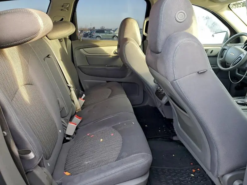 2014 CHEVROLET TRAVERSE LS  