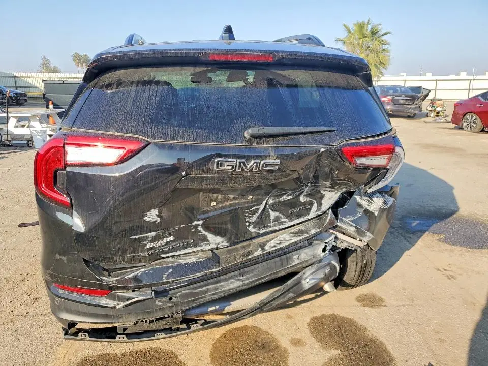 2024 GMC TERRAIN SLT  