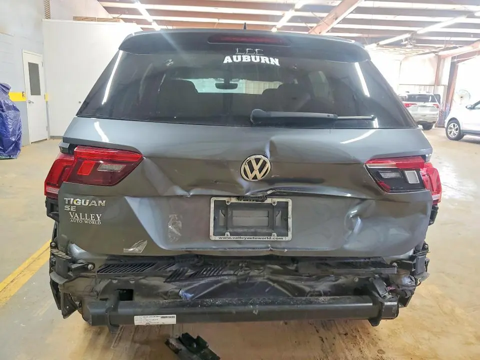 2021 VOLKSWAGEN TIGUAN SE  