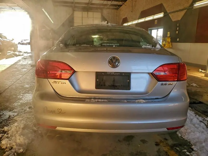 2013 VOLKSWAGEN JETTA SE  
