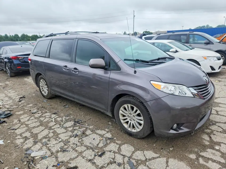 2013 TOYOTA SIENNA XLE 8-PASSENGER  