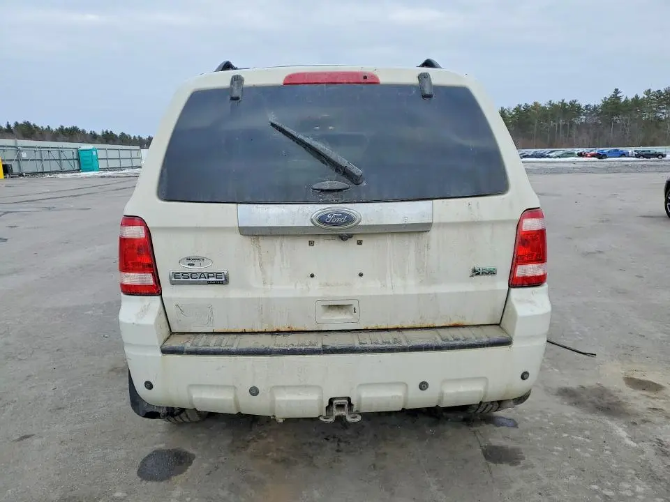 2011 FORD ESCAPE LIMITED  