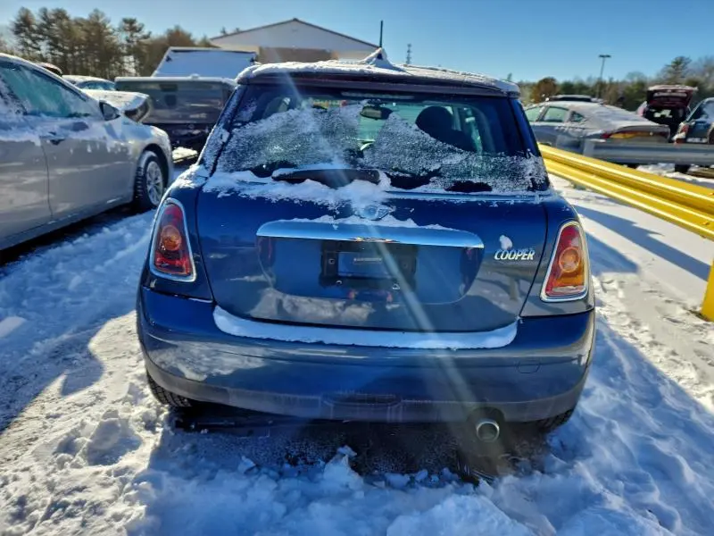 2010 MINI COOPER   