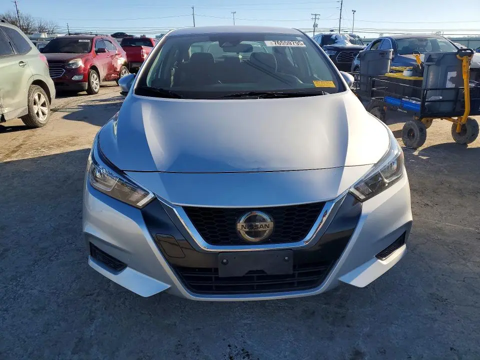 2021 NISSAN VERSA SV  