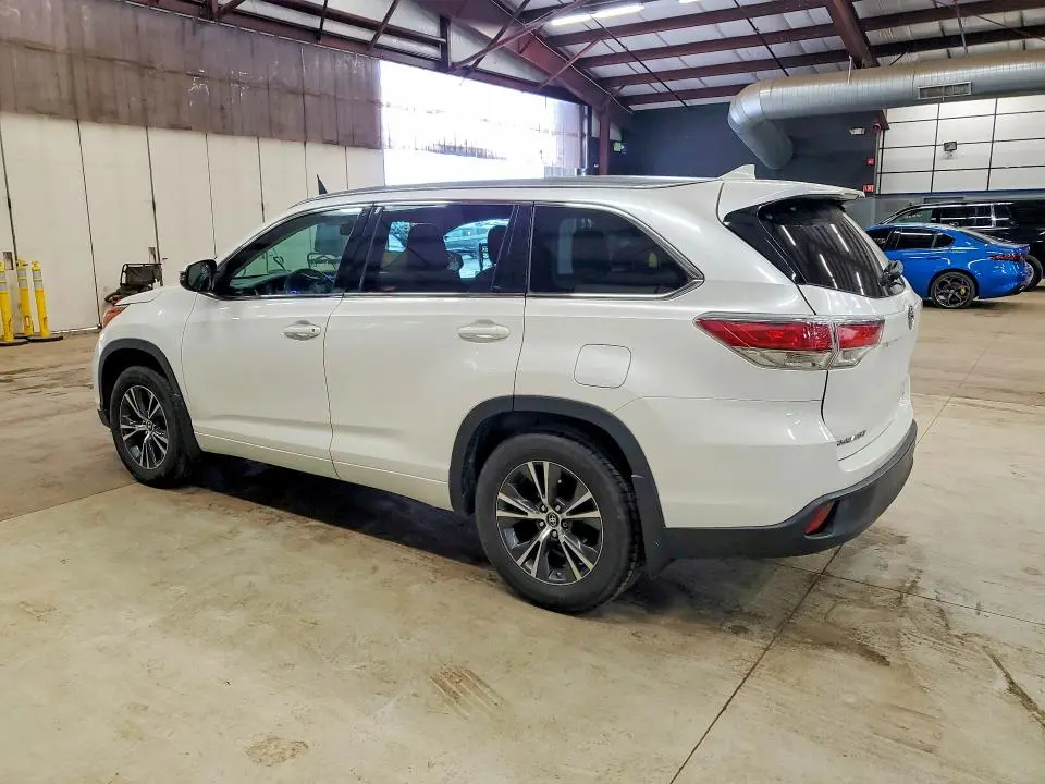 2016 TOYOTA HIGHLANDER XLE  