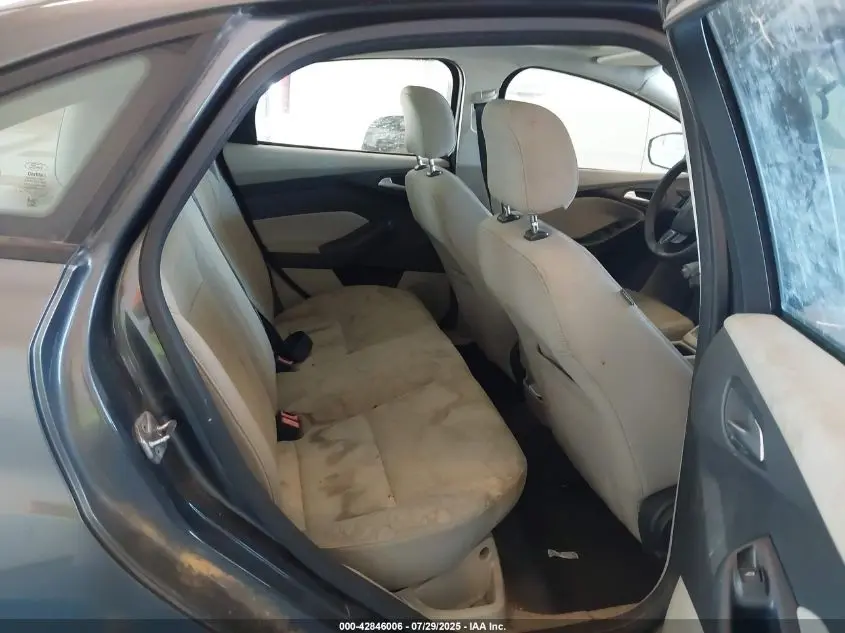 2016 FORD FOCUS SE