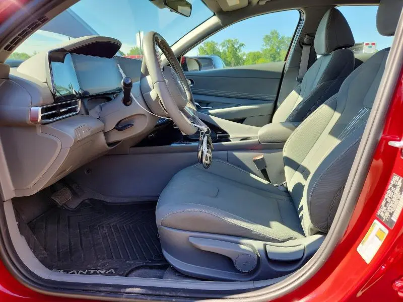 2025 HYUNDAI ELANTRA SEL  