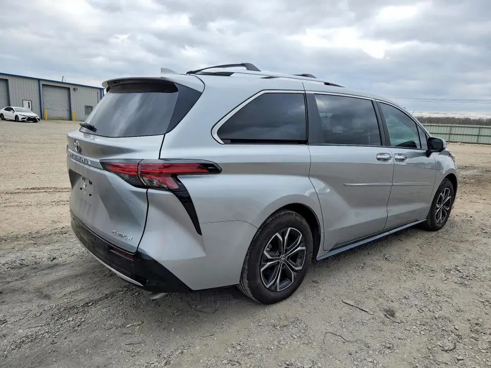 2025 TOYOTA SIENNA PLATINUM 7-PASSENGER  