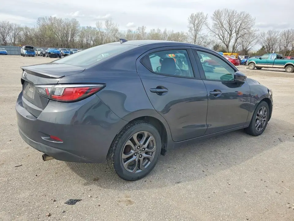 2019 TOYOTA YARIS LE  