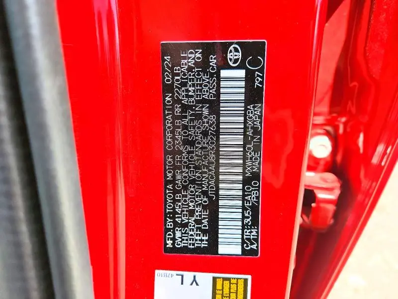2024 TOYOTA PRIUS XLE  