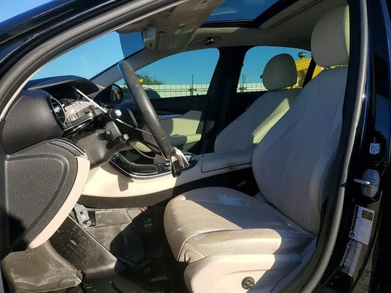 2017 MERCEDES-BENZ E 300  